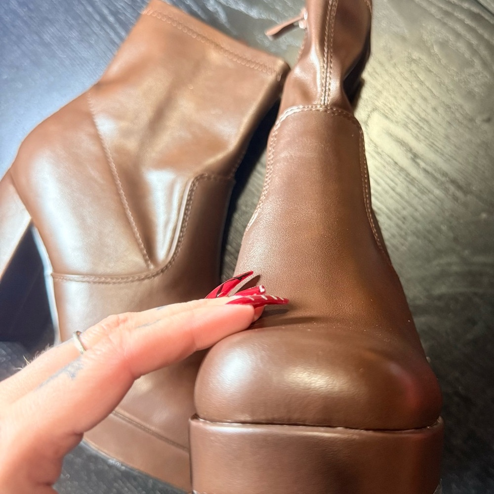 TOP Moda Tan Heeled Boots - Picture 2 of 8